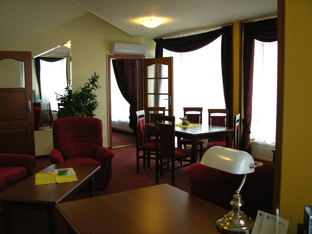 Hotel Jaskolka Ustron Exterior photo