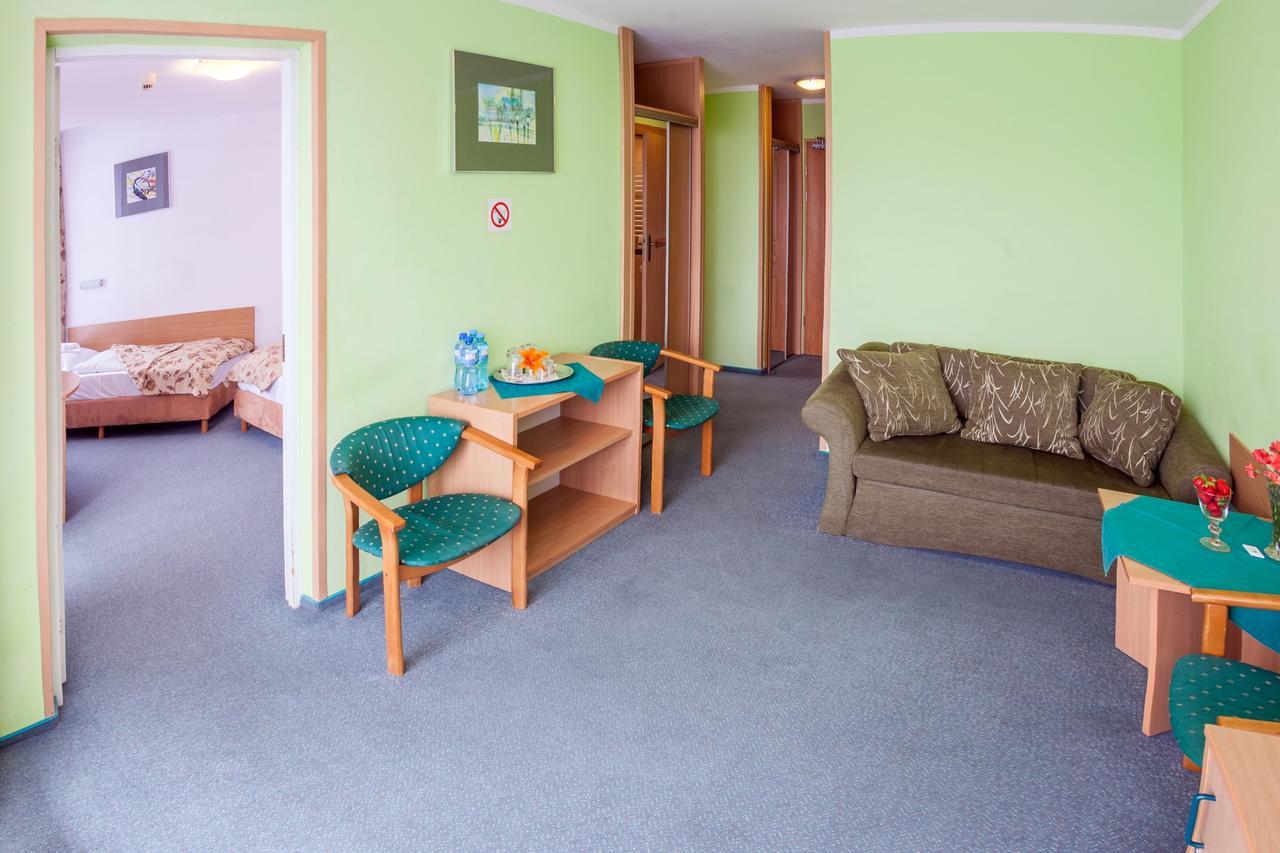 Hotel Jaskolka Ustron Exterior photo
